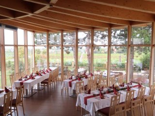 strahlenfrmige tischstellung im wintergarten mit blick von oben